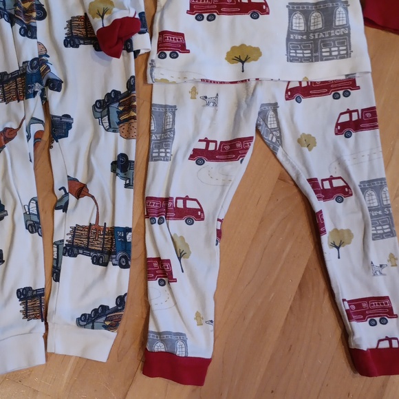 Carter's 3t Pajama Set- Trucks - Picture 5 of 7